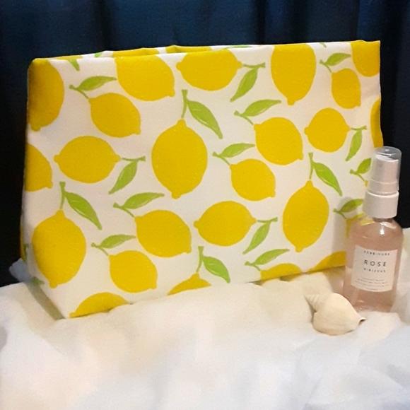 Handbags - Lemon beach/makeup bag